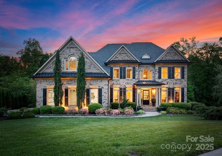 1021 Westbury Drive