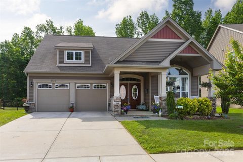 3186 Helmsley Court sold home in Castlebrooke, Concord, NC