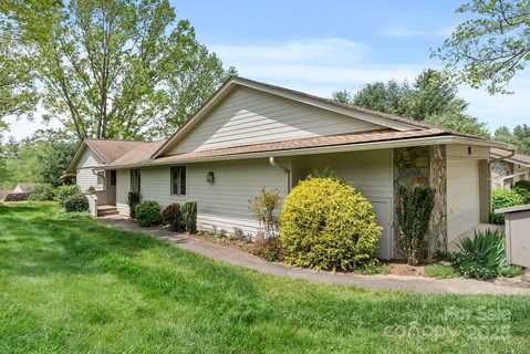 120 Cloverleaf Lane