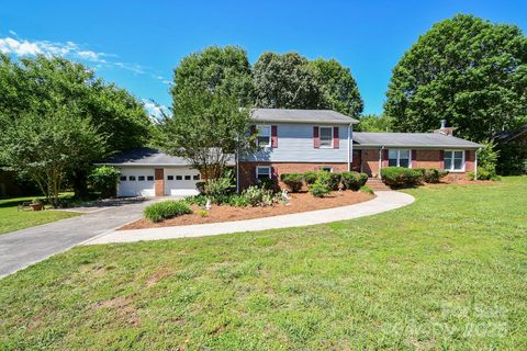 1004 Midwood Drive sold home in Carmel Village, Monroe, NC