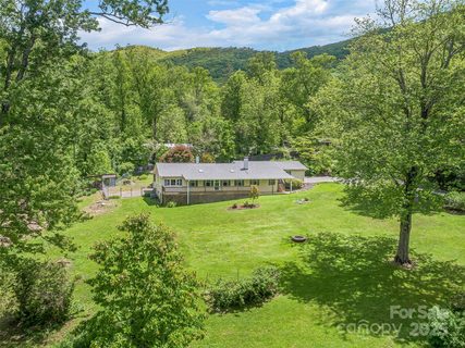 128 Summer Haven Road sold home in Summer Haven, Swannanoa, NC
