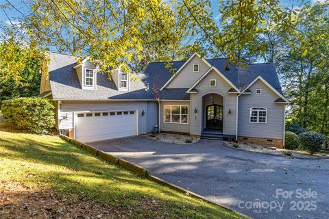 2817 Lakefront Drive sold home in Lake Wylie, Belmont, NC