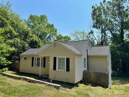 2434 Columbus Circle sold home in Regal Heights, Charlotte, NC