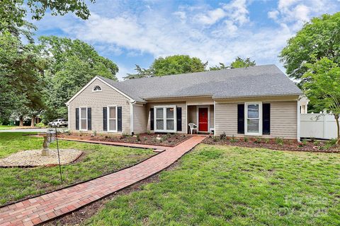 5601 Carmel Station Avenue sold home in Carmel Station, Charlotte, NC