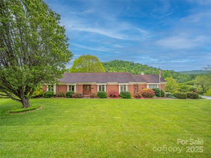 24 Beaumont Drive sold home in Beaumont Estates, Hendersonville, NC
