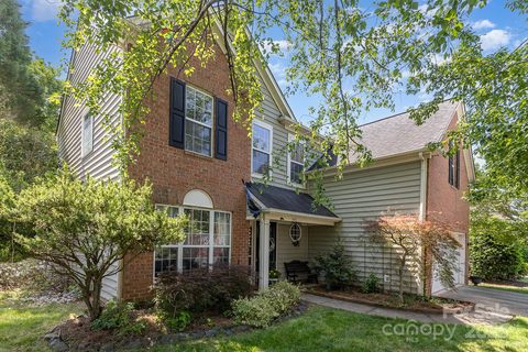 815 Clearbrook Road sold home in Matthews Estates, Matthews, NC