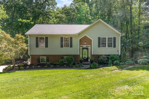 4700 Hickory Grove Road sold home in Hickory Lane, Mount Holly, NC