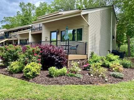 118 W Lake Drive
