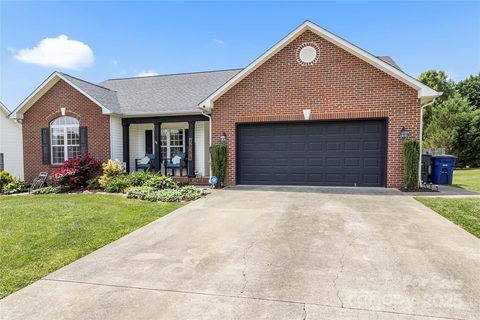 1759 Nw Pipers Ridge Circle sold home in Pipers Ridge, Conover, NC
