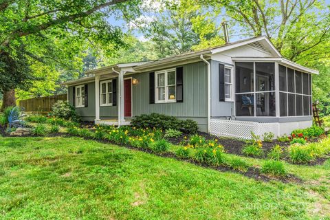 21 Stoney Nob Drive sold home in Woodland Trace, Hendersonville, NC