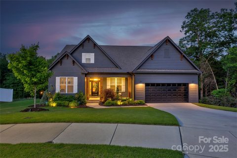 3424 Saint Clair Court sold home in Kensley, Concord, NC