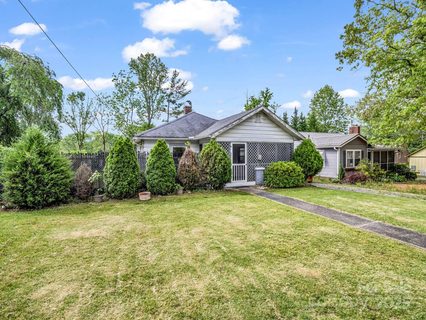 616 Ray Avenue sold home in Edgewood, Hendersonville, NC