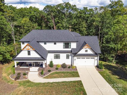 685 Knollcrest Drive sold home in Luvine Hills, Concord, NC