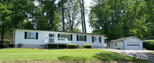 7 Lakewood Road sold home in Woodland Trace, Hendersonville, NC