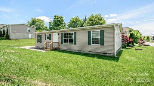2 N Frederick Lane sold home in White Oak Village, Hendersonville, NC