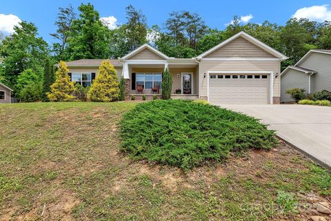52 Luther Cove Road sold home in Mountain Vista At Luther Cove, Candler, NC
