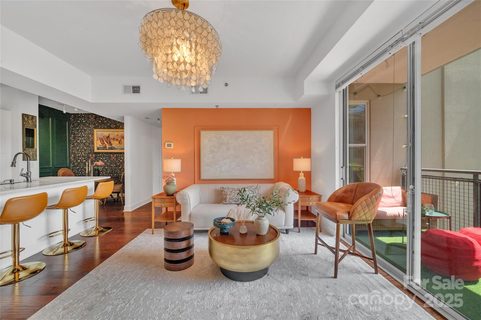 1315 East Boulevard sold home in 1315 East Condominium, Charlotte, NC