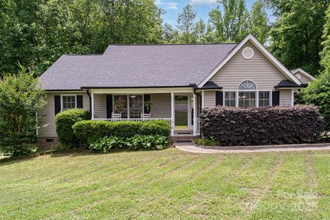1318 Candlewood Drive sold home in Laurel Woods, Gastonia, NC