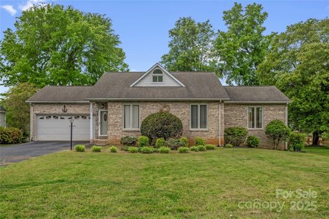 235 Pebble Point Road sold home in Pebble Point, Salisbury, NC