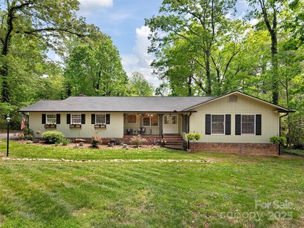 214 Heathcote Road sold home in Hawthorn Hills, Hendersonville, NC