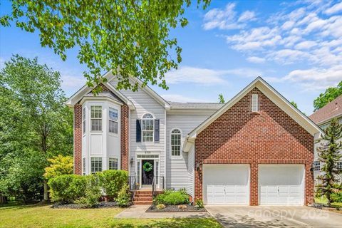 8709 Huntland Court sold home in Blakeney Heath, Charlotte, NC