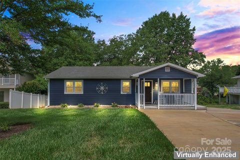 132 Marina Lane sold home in Commodore Peninsula, Mooresville, NC