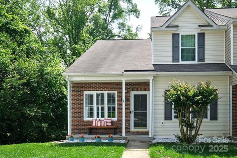 327 Wilkes Place Drive sold home in The Townes At River Crossing, Fort Mill, SC
