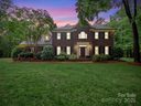 8527 Foxbridge Drive sold home in Matthews, SC