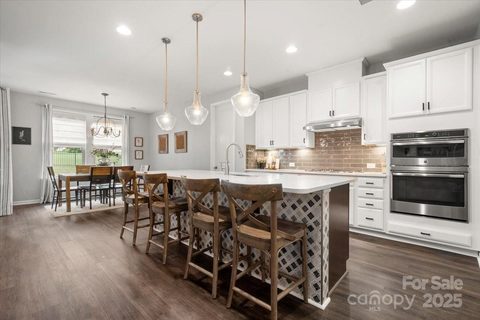 9530 Hightower Oak Street sold home in Cobblestone Manor, Huntersville, NC