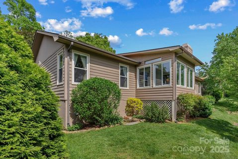 4 B Hedgerose Court sold townhome in Hawthorne, Asheville, NC