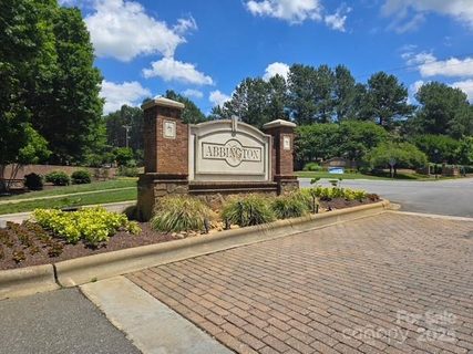 8602 Kilbourne Court