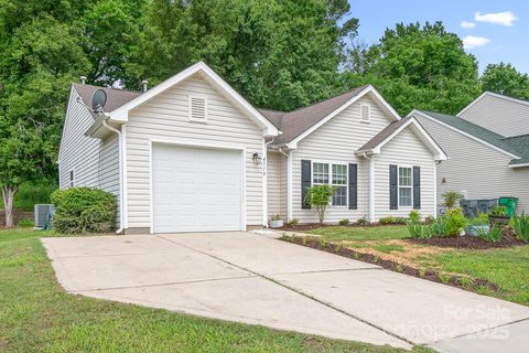 4719 Sahalee Lane sold home in Fox Chase, Charlotte, NC