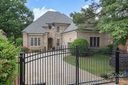 6132 Sharon Road sold home in Charlotte, SC