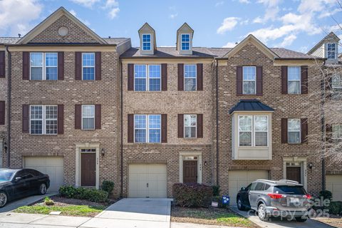 243 Lincoln Street sold townhome in The Block At Church Street, Charlotte, NC