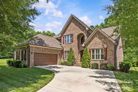 6211 Cruden Bay Way sold home in Vanderbilt At Providence, Charlotte, NC