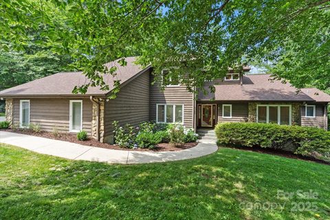 2045 10th Street Lane sold home in Lakeland Park, Hickory, NC
