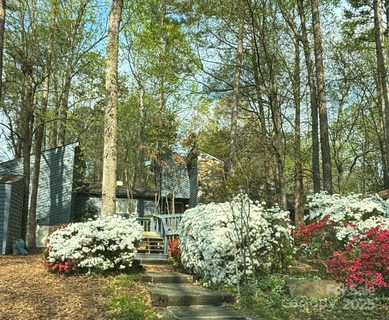2800 Patio Lane pending home in Hampton Village, Gastonia, NC
