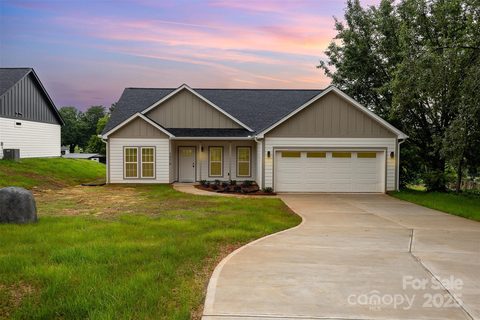 3478 Winters Street sold home in Country Club Hills, Newton, NC