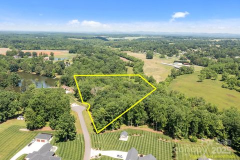 128 Backrush Court active home in Dobbs Valley, Statesville, NC
