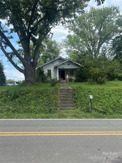 566 Ridge Road sold home in Clinchfield, Marion, NC