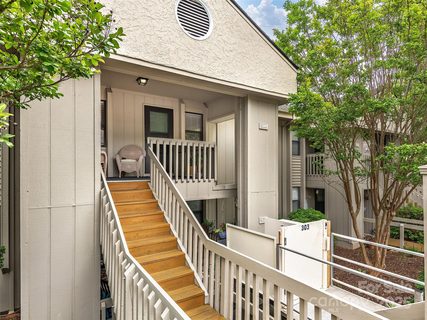 304 Abbey Circle sold home in The Cloisters, Asheville, NC