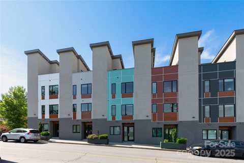 247 Short Coxe Avenue sold home in Southside Townhomes, Asheville, NC