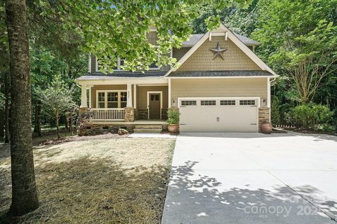 8521 Aspen Court sold home in Oakbridge At Waterleaf, Charlotte, NC