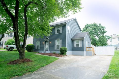 8125 Sheringham Way sold home in Lynton Place, Charlotte, NC