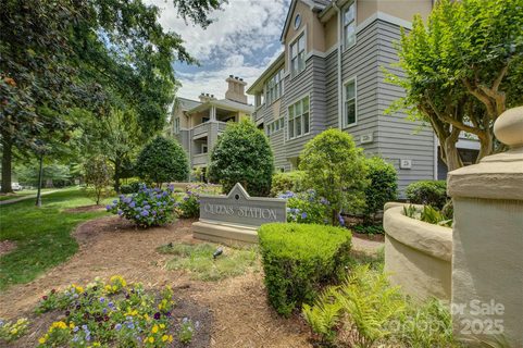 226 Queens Road sold home in Queens Station, Charlotte, NC