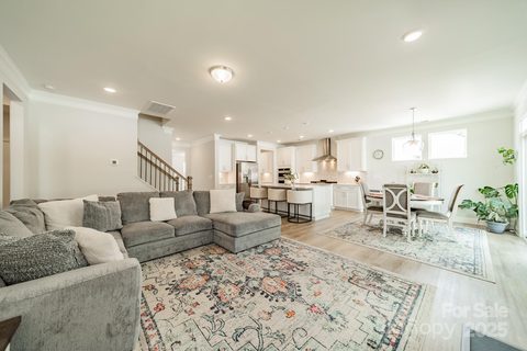 113 Summerhill Drive