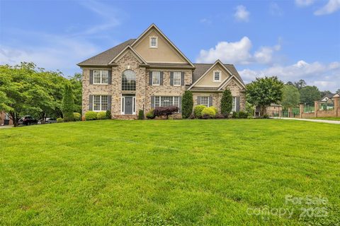 604 Gwendolyn Court sold home in River Bend, Granite Falls, NC