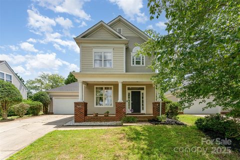 7642 Rolling Meadows Lane sold home in Stonegate Farms, Huntersville, NC