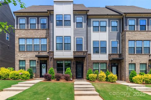 628 Uwharrie River Road sold townhome in Wendover Green, Charlotte, NC