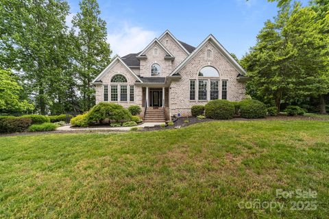 Homes in Oak Valley, Advance
